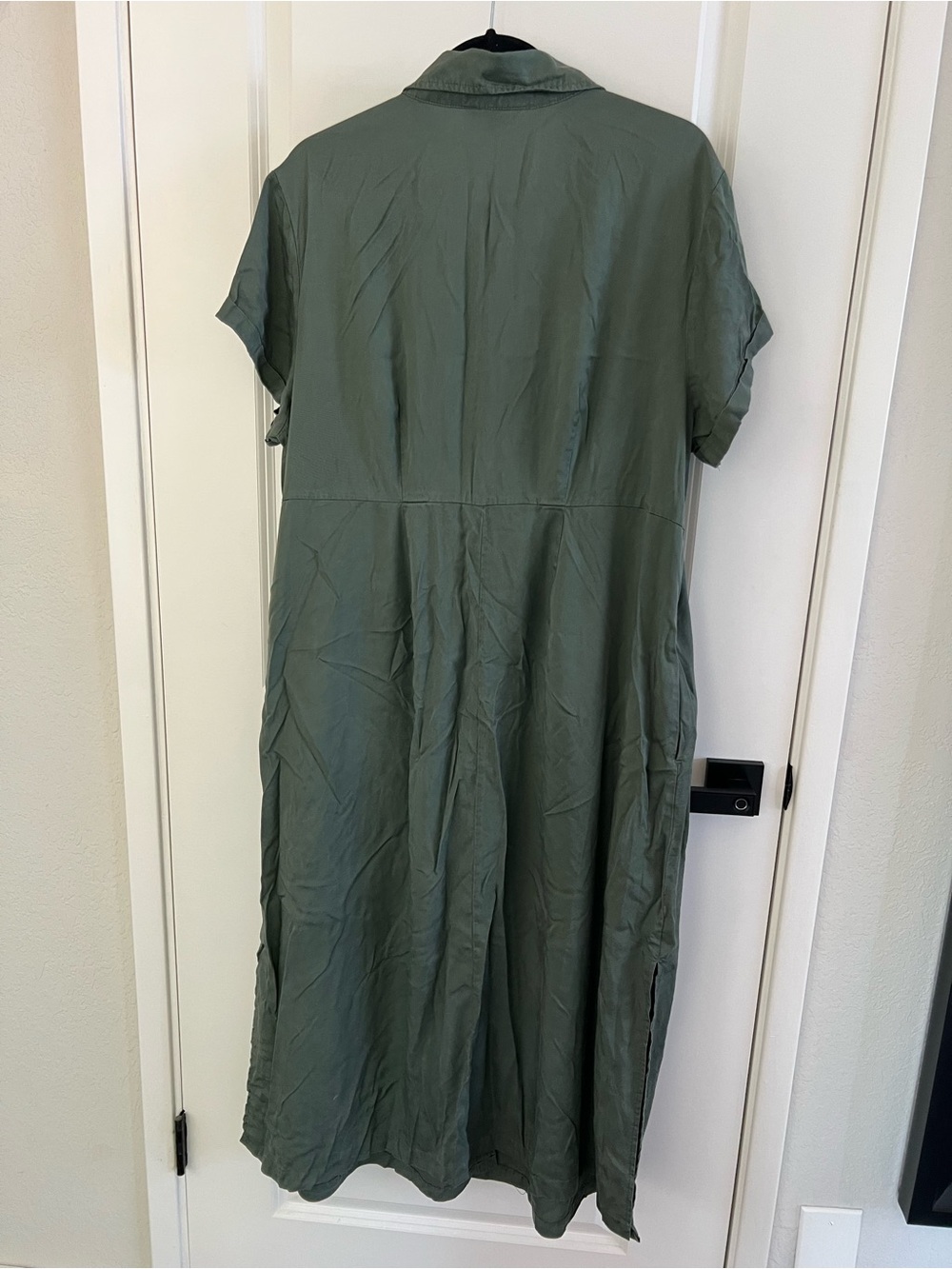 Terra & Sky Olive Green Button-Front Midi Dress - Picture 5 of 6